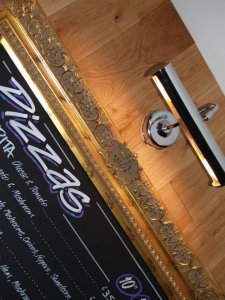 429096_379612352068485_1898075601_n