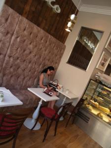 543297_450799614949758_1002257443_n